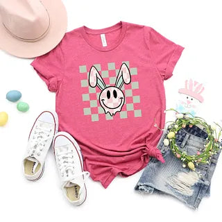 Checkered Smiley Face Bunny | Short Sleeve Graphic Tee