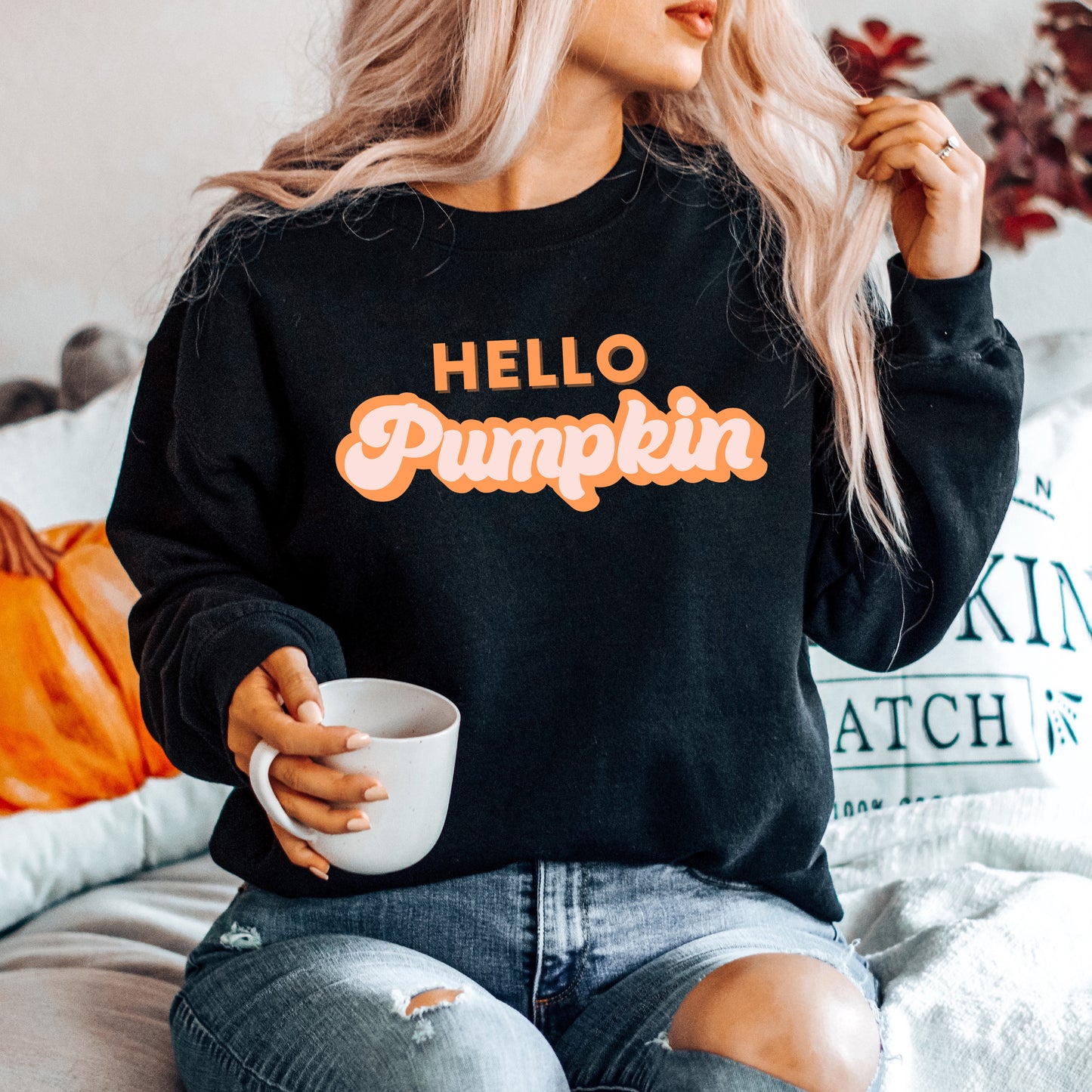 Retro Hello Pumpkin | Sweatshirt