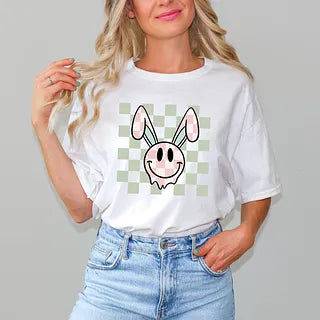 Checkered Smiley Face Bunny | Short Sleeve Graphic Tee