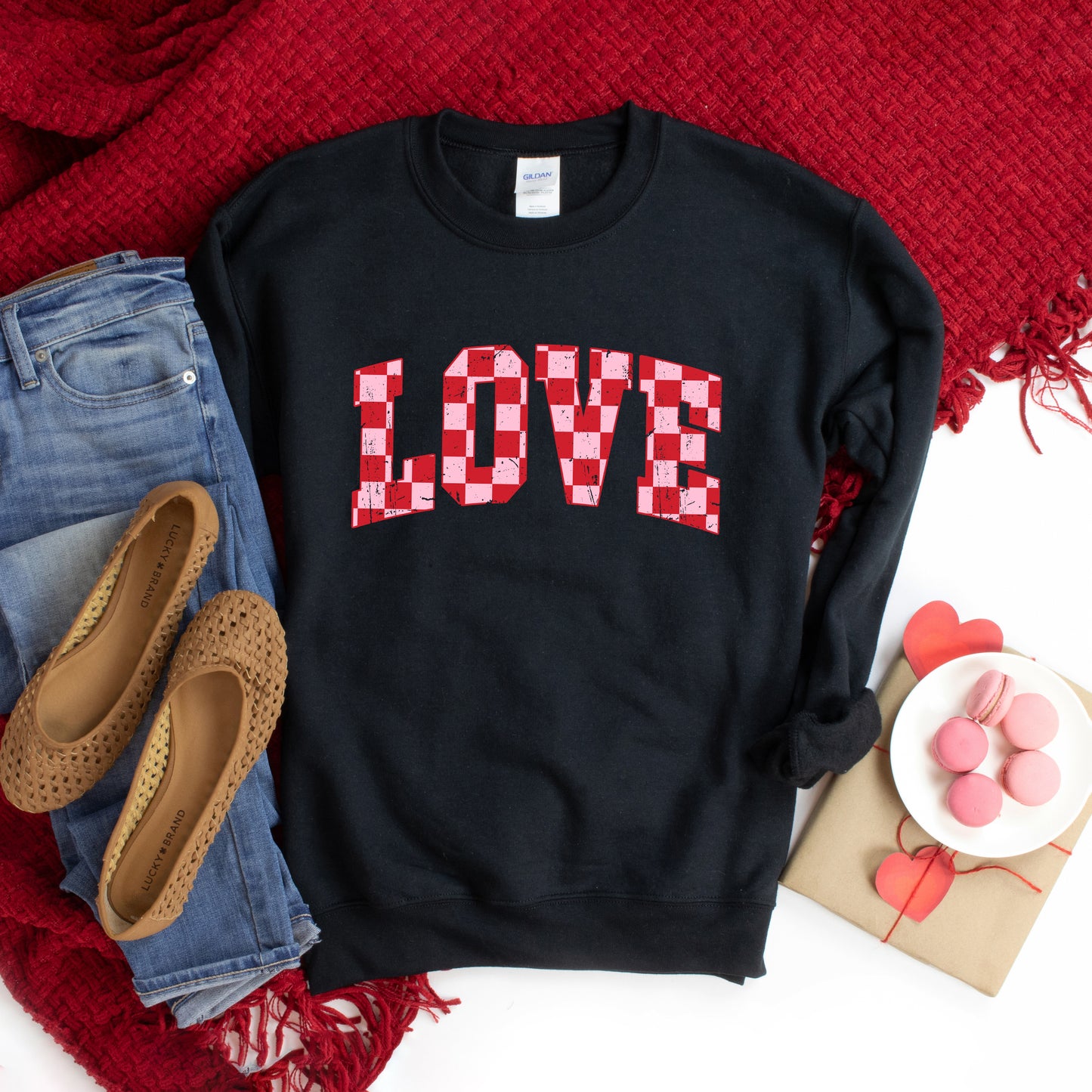 Distressed Love Checkered | Sweatshirt