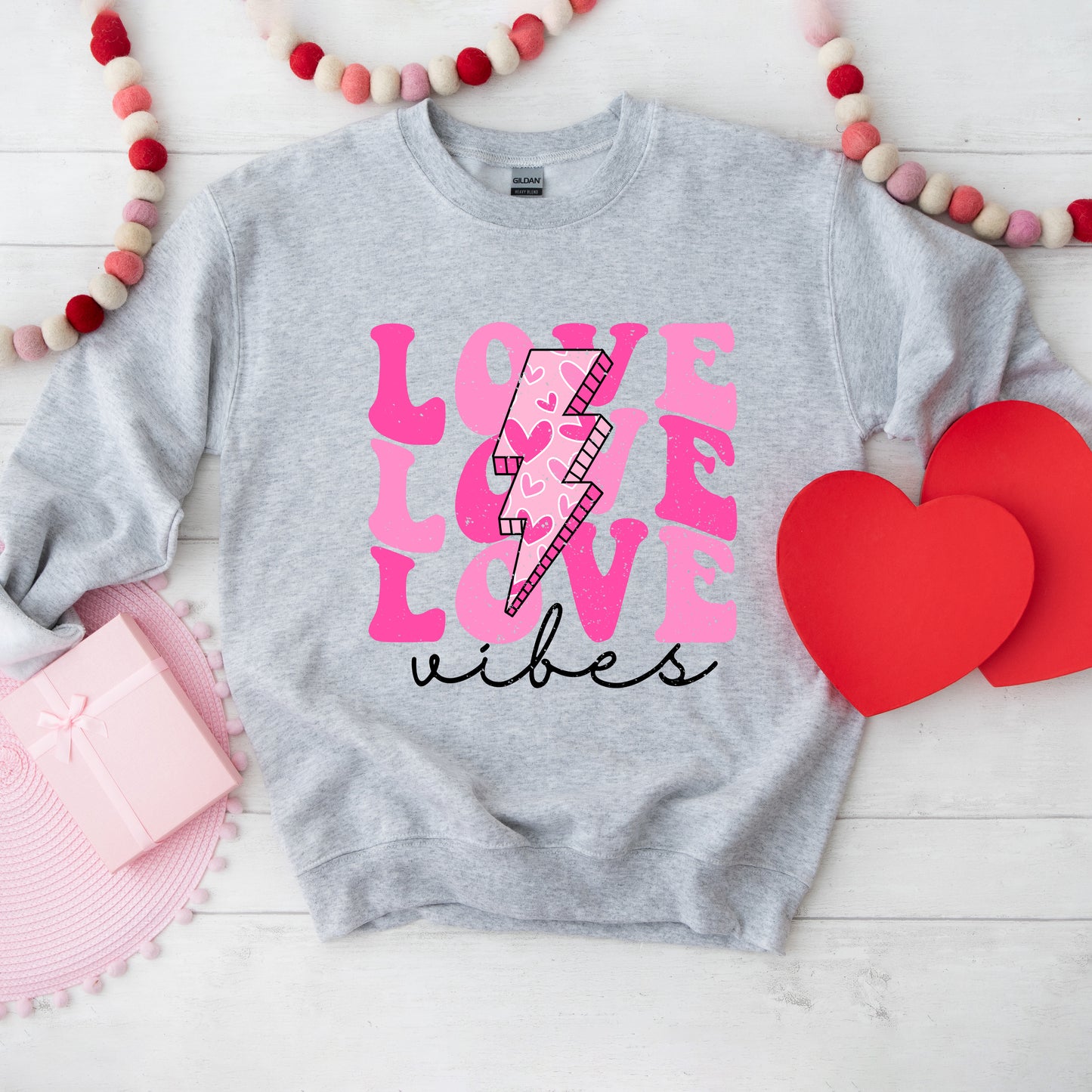 Love Vibes Bolt | Sweatshirt