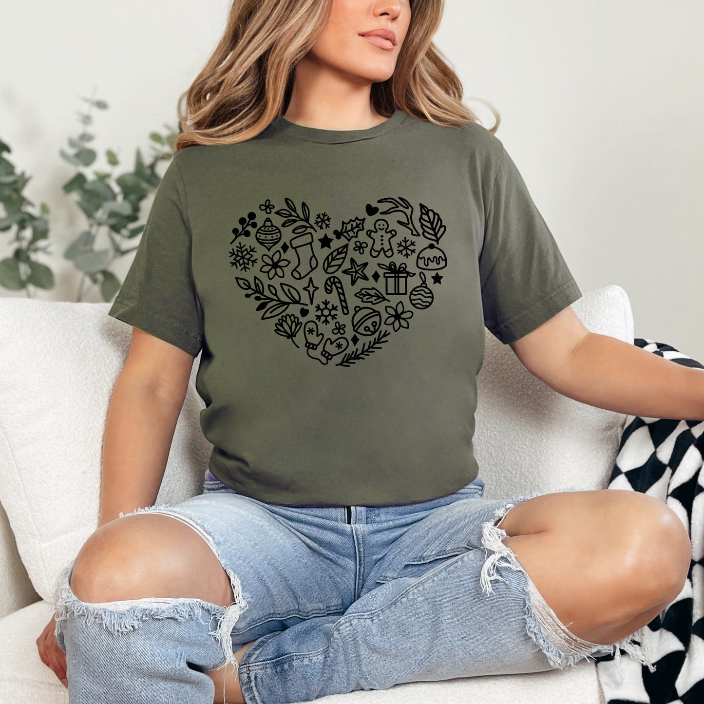 Christmas Heart | Short Sleeve Graphic Tee