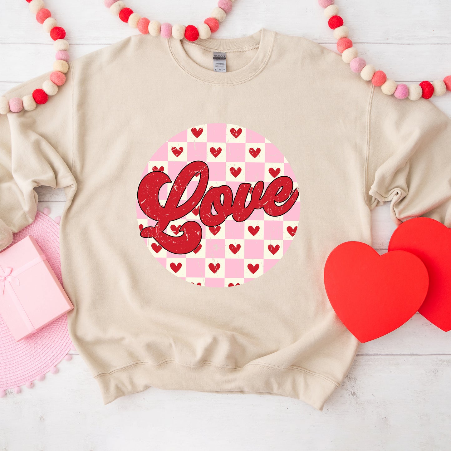 Retro Love Checkered Circle | Sweatshirt