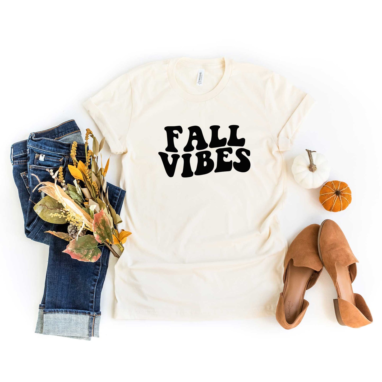 Fall Vibes Retro | Short Sleeve Graphic Tee