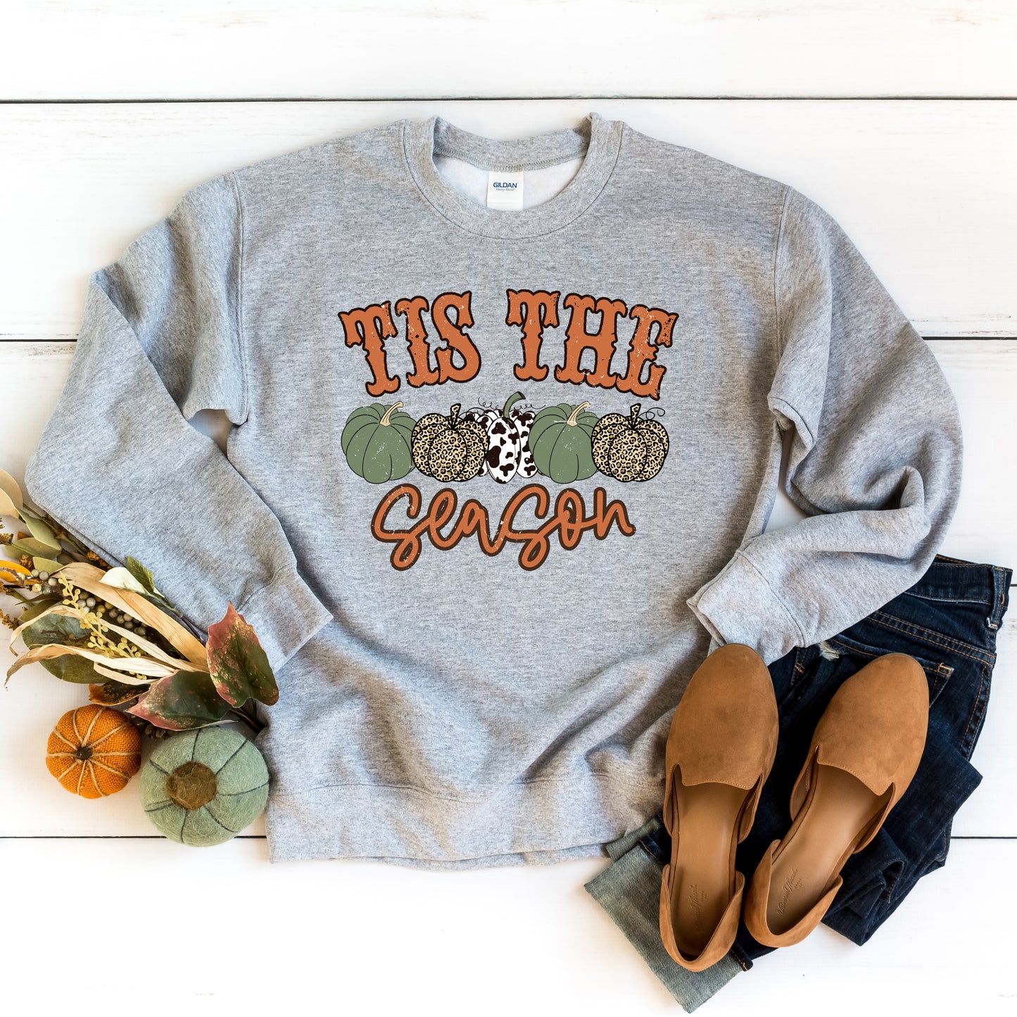 Tis The Season Leopard Pumpkins  | Sweatshirt