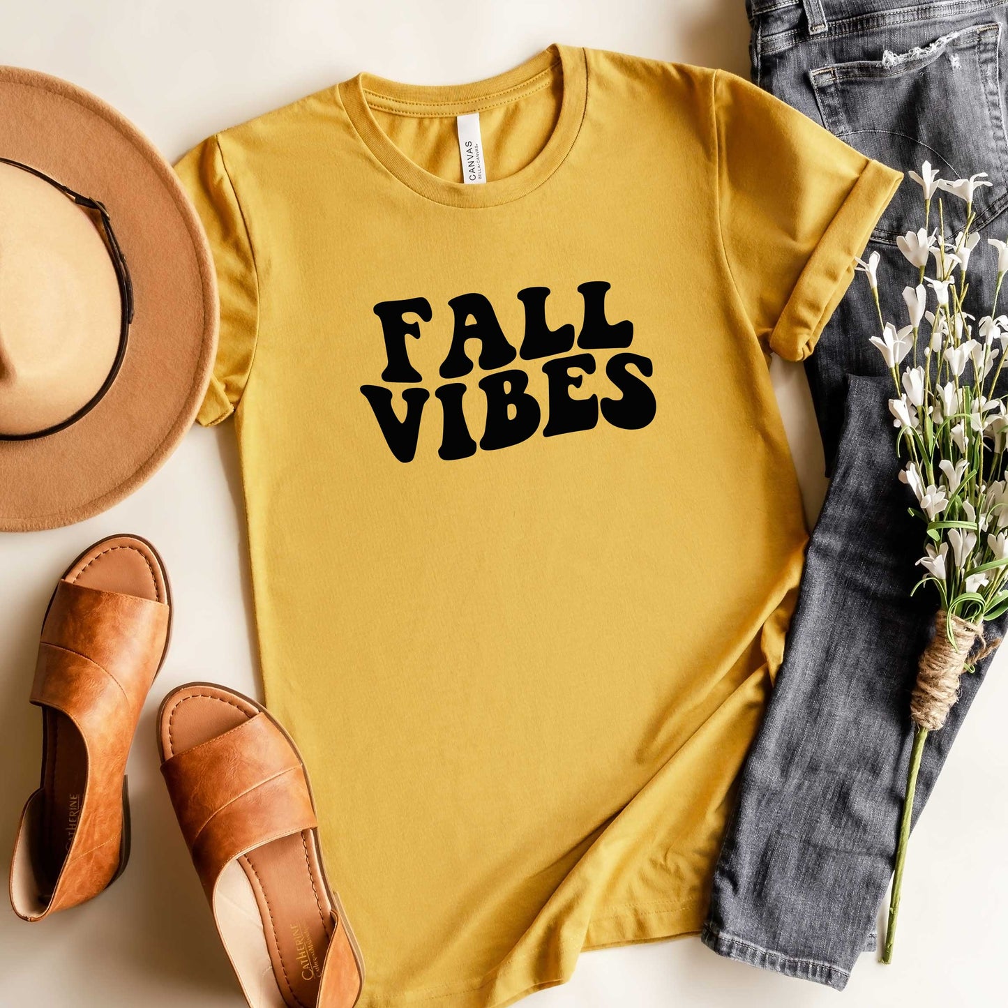 Fall Vibes Retro | Short Sleeve Graphic Tee