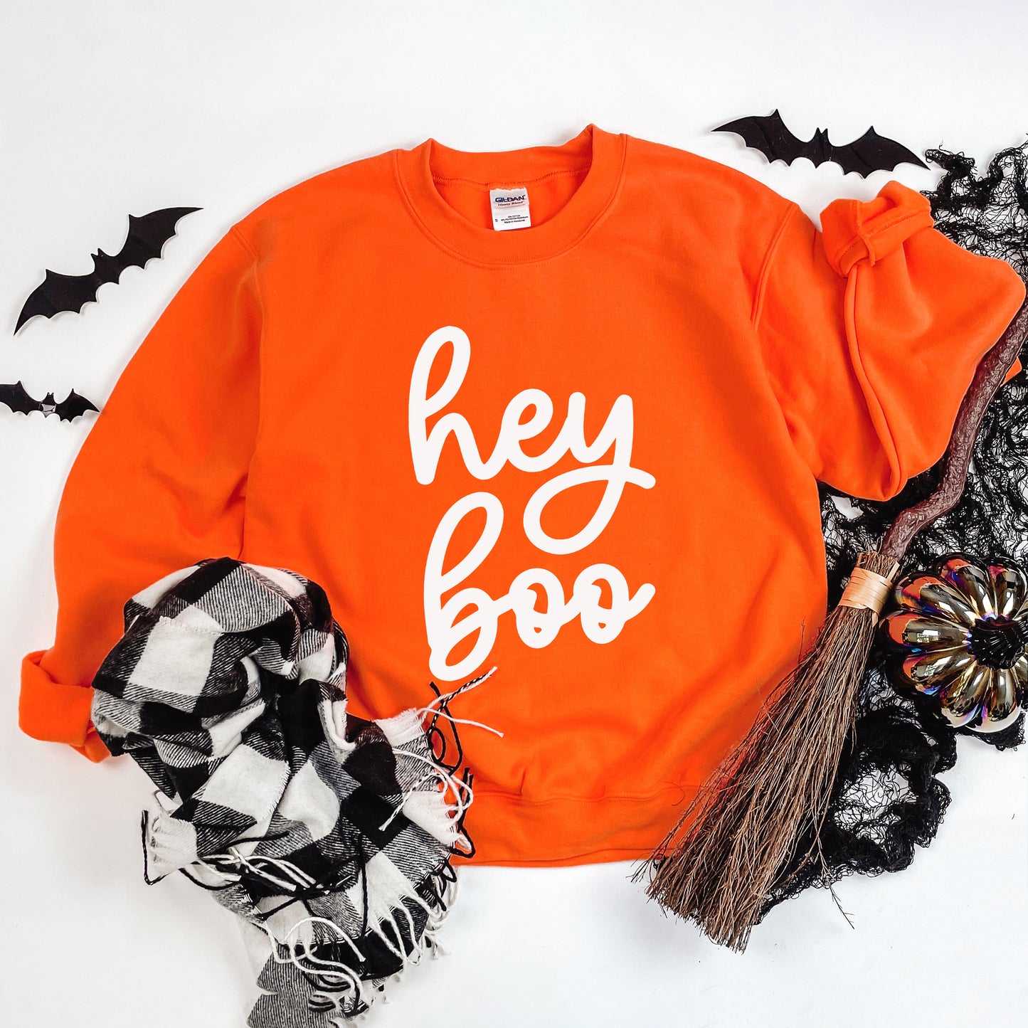 Hey Boo Cursive Puff Print | Sweatshirt