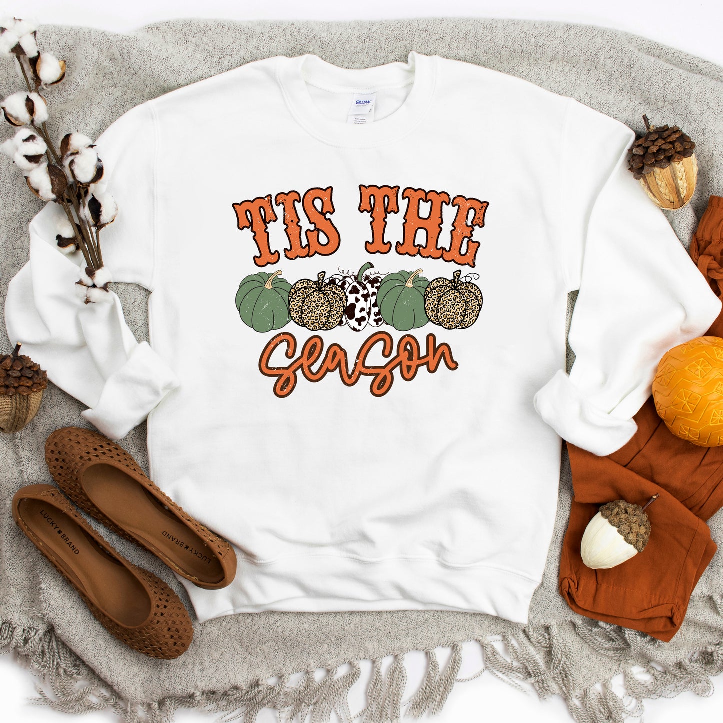 Tis The Season Leopard Pumpkins  | Sweatshirt